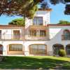 Villa mediterránea y casa de invitados a la venta en Sant Feliu de Guixols mirando al mar