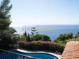Купить прекрасный дом, с панорамным видом на море, в Кала Канельес, Льорет де Мар