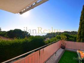 Villa with sea views for sale in the prestigious residential area La Montgoda