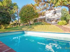 Classic and stately villa for sale in a privileged area in Barcelona, Pedralbes