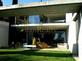 Innovative and avant-garde villa for sale in Vilassar de Dalt, Barcelona