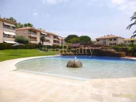 Acheter grand appartement de plus de 100 m2 avec piscine et face à la mer à S'Agaró