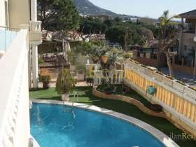 Grand chalet rustique avec 5 chambres à vendre à Premià de Dalt, près de Barcelone