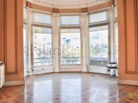 Ideal for offices, housing or tourist holiday home for sale in Barcelona, Paseo de Gracia
