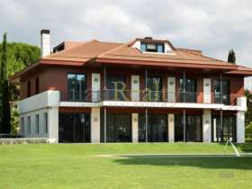 Villa du plus haut standing à vendre à Alella, à 15 kms de Barcelone, zone Can Teixidó