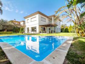 Magnificent high standing villa with sea views in Alella, Can Teixidó, near Barcelona.