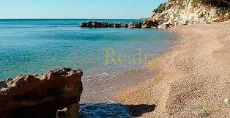 Grand terrain à vendre en première ligne de mer à l'Ampolla, Tarragona (Costa Dorada)