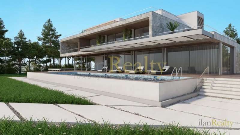 Big plot with building project on the seafront in Playa de Aro, Costa Brava