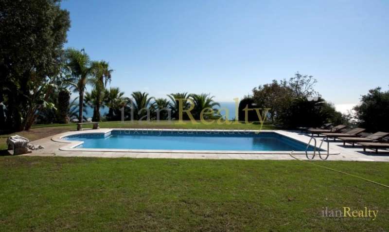 Located in one of the most exclusive areas of Costa Maresme