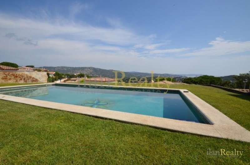 Exclusivity only 1km away from the beach in S' Agaró, Costa Brava
