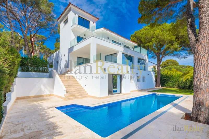 Impressive new built villa for sale with sea views in Playa de Aro, Costa Brava