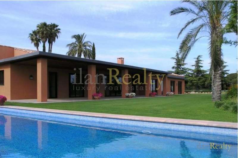 Elegant design villa located in Supermaresme, the best residential area near Barcelona