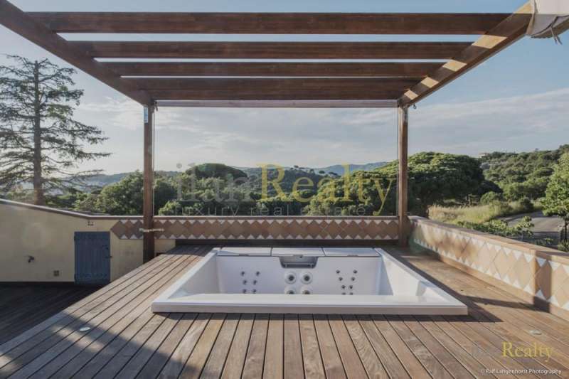 Beautiful Mediterranean style villa in Sant Feliu de Guixols, for sale.