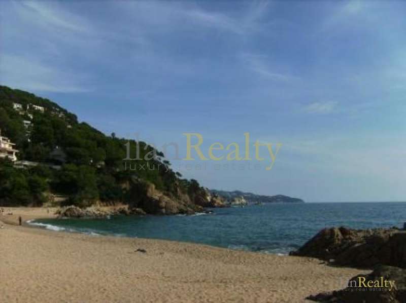 Land for sale in second line of sea Cala Sant Francesc, Blanes