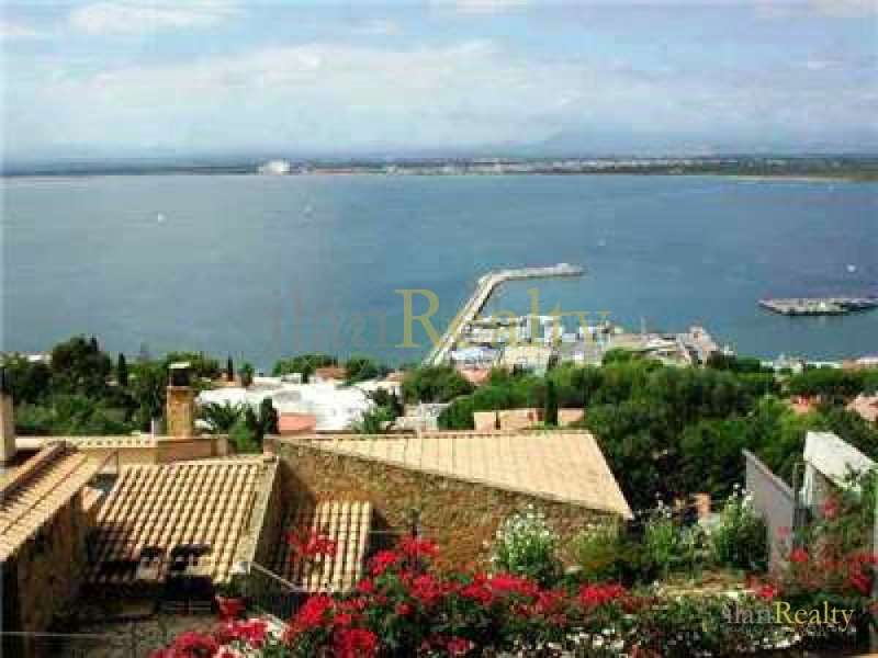 Esplendida villa con vistas al mar y puerto nautico en Roses, Costa Brava