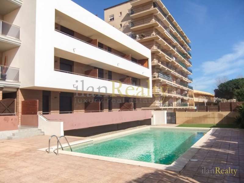 Grand appartement-duplex à vendre à Sant Antoni de Calonge avec terrasse de 80 m2