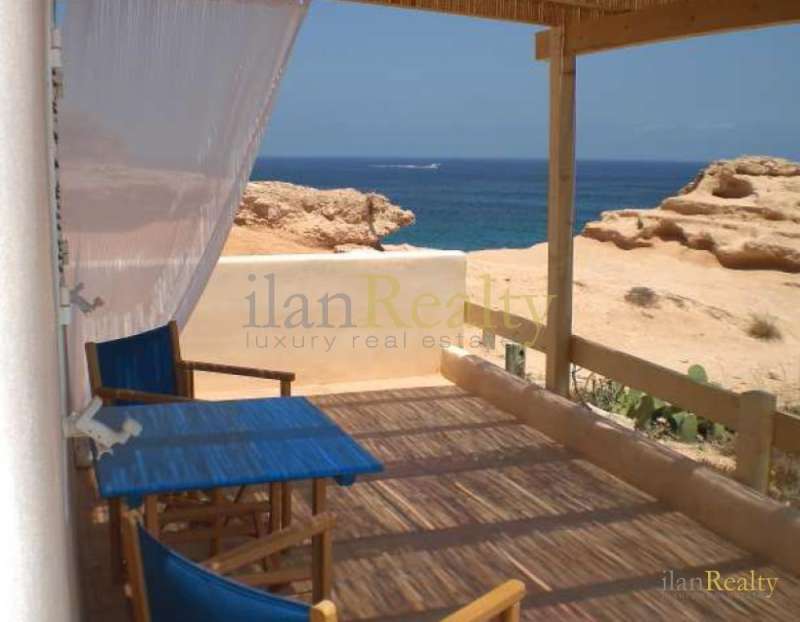 Villa en primera línea del mar en Formentera, Ibiza
